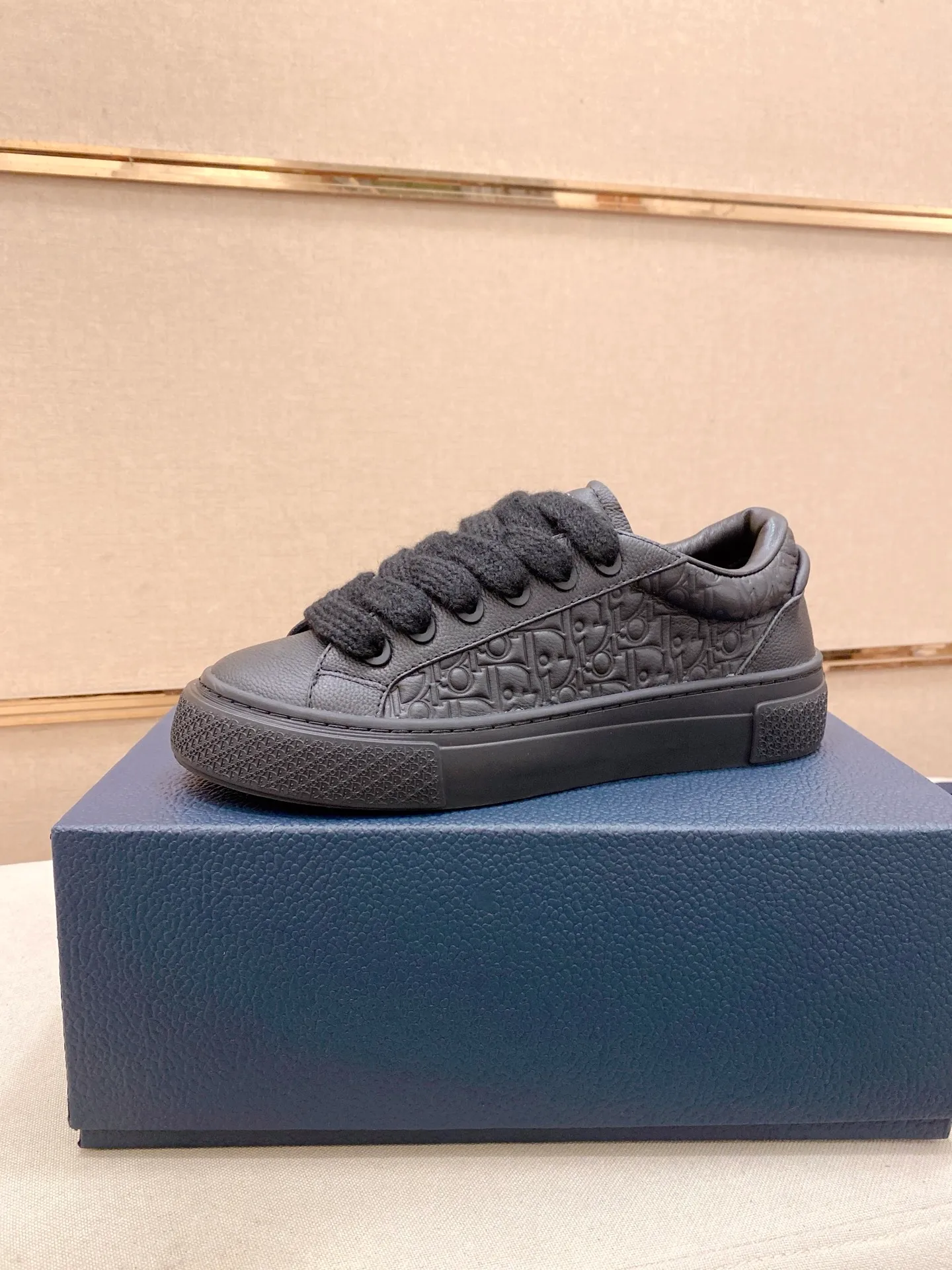 Factory price: 300 Men's shoes 💰[Dior·Dior] Top 🔍Couple style 💏🔍New casual sports style couple shoes, new four-season design, perfect workmanship, lace-up lazy style to create cabinet quality, upper: imported first-layer cowhide, sheepskin lining is soft and comfortable, ultra-light TPU wear-resistant outsole, simple, versatile fashion men's shoes, excellent color code number 35--44